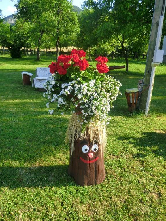 Hotel Pansion Izvor Korenica Zewnętrze zdjęcie