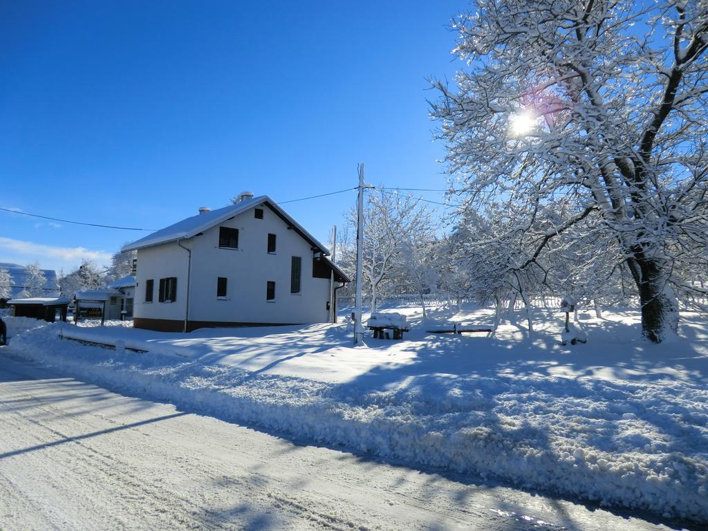 Hotel Pansion Izvor Korenica Zewnętrze zdjęcie